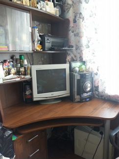 Компьютерный стол 1м х 1м