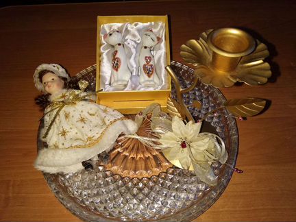 Кукла фарфоровая,кошечки, подсвечник.Цена за всё