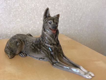 Статуэтка собака