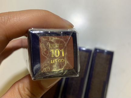Помада EsteeLauder