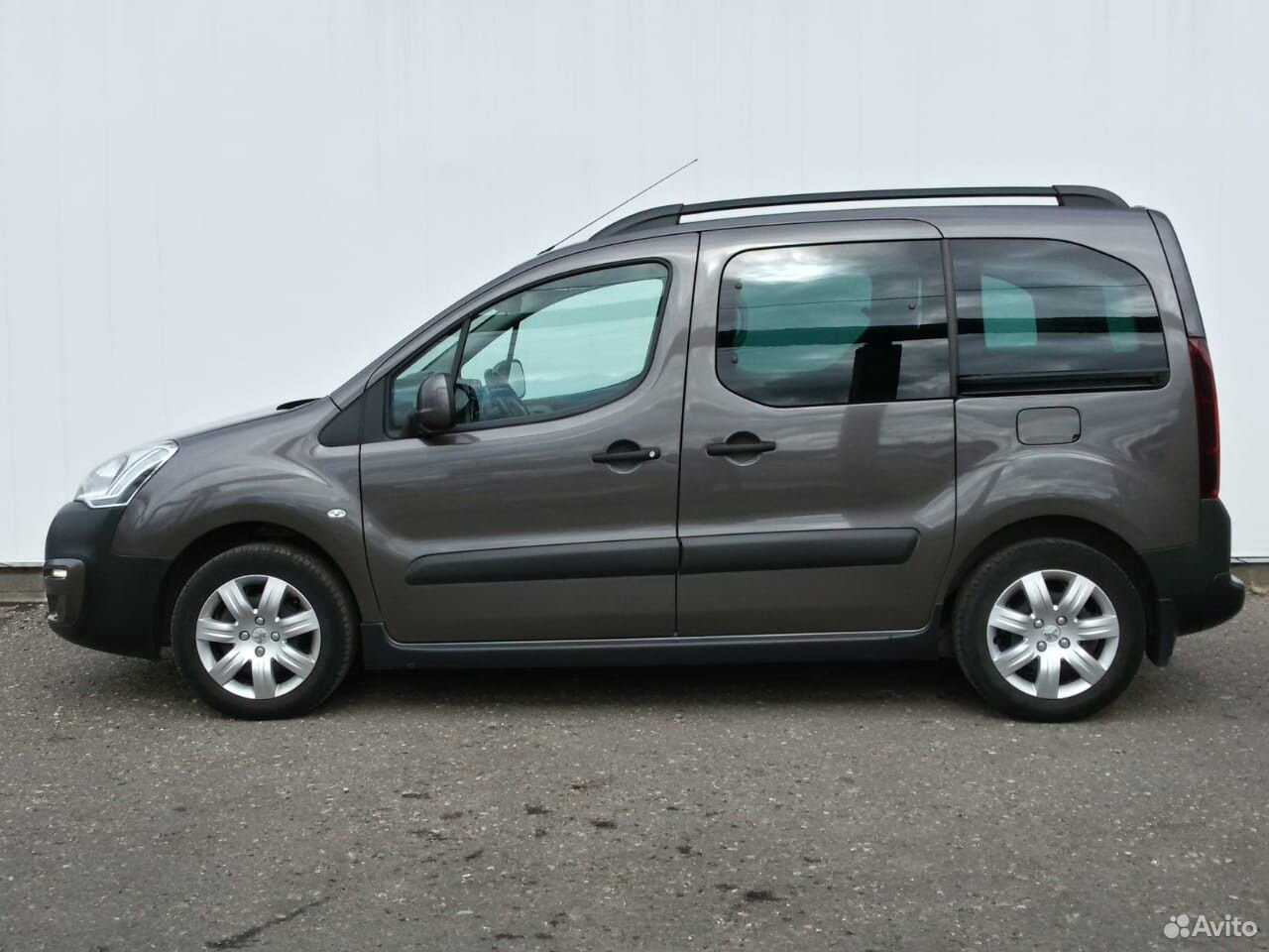 Авито партнер. Авито партнер. Peugeot partner 2008 белый. Лампы на автомобиль ситроен берлинго. Авито интернет магазин.