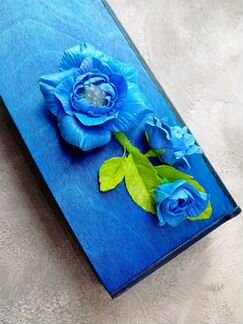 Купюрница с друзой кварца и цветами