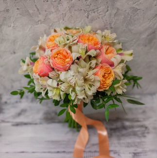Осенний букет невесты из пионовидных роз