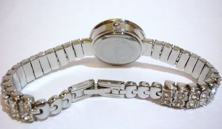 Часы наручные женские со стразами