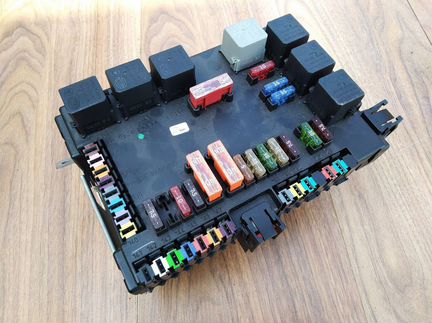 Блок предохранителей и реле Mercedes W221 C216
