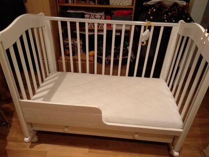Кроватка детская (без матраса)