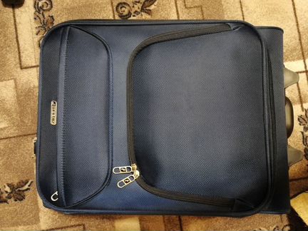 Продаю новый чемодан на колёсиках. Размер 35*48,гл