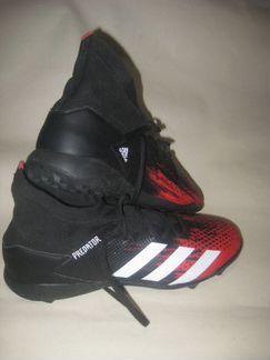 Бутсы футбольные adidas Predator