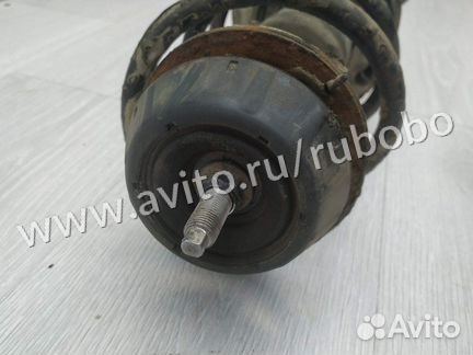 Амортизатор передний правый 546601P000 Kia Venga
