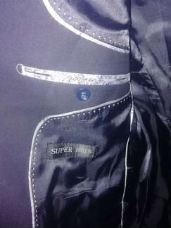 Продаю костюм армани