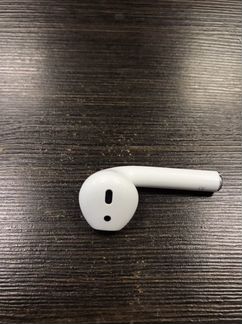 Правый наушник AirPods 1
