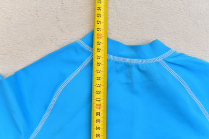 Футболка для плавания