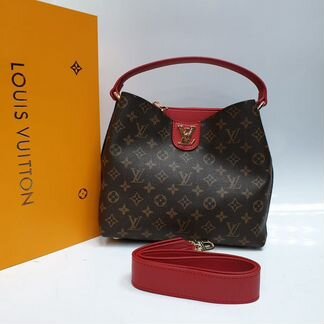 Сумка Louis Vuitton c поворотным замком