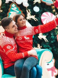 Свитер с оленями