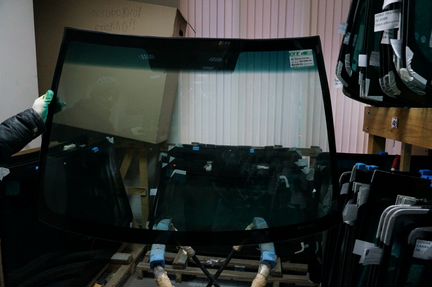 Стекло лобовое Toyota Corolla 00