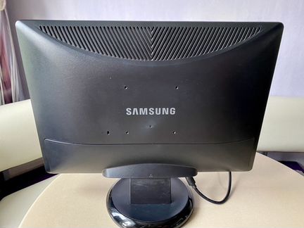 Монитор samsung