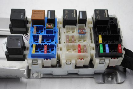 Блок предохранителей Land Rover Discovery Sport