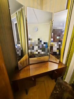 Трюмо с зеркалом советское