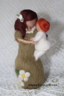 Игрушка из шерсти Мама