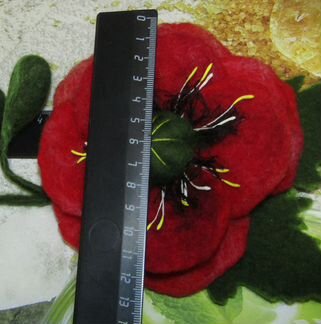 Брошка из шерсти, мак, большая