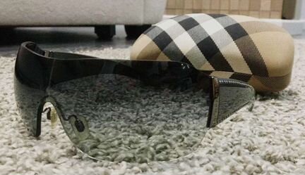 Очки солнцезащитные Burberry