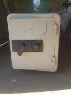 Продаю сейф