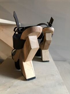 Дизайнерские босоножки United Nude