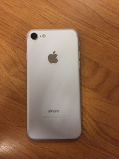Телефон iPhone 7