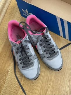 Женские кроссовки Nike