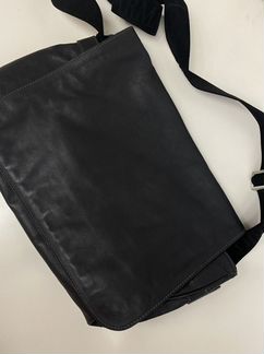 Сумка чернз плечо Emporio Armani (потертость)
