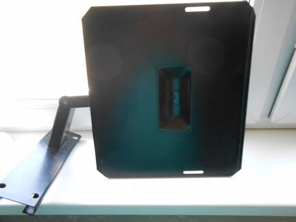 Полка настенная для телевизора