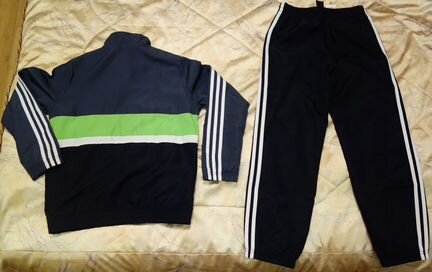 Костюм спортивный adidas 140р. новый