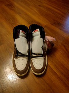 Jordan 1 high Travis Scott