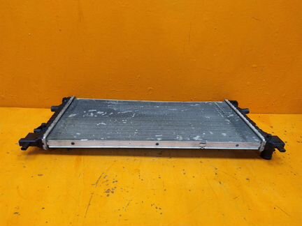 Радиатор двигателя (двс) Skoda Fabia 2 5J 2007-Нв