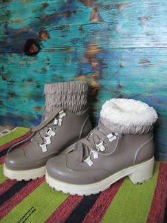 Клевые утепленные резиновые ботинки