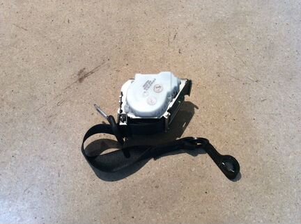 Ремень задний центральный Mercedes W204 204