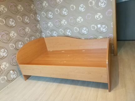 Кровать