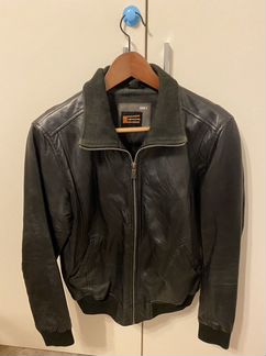 Кожаная куртка - бомбер