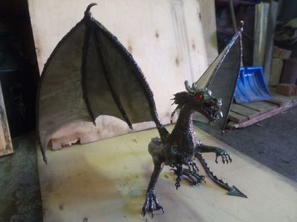 Скульптура Дракона