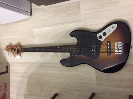 Гитара Fender jazz bass