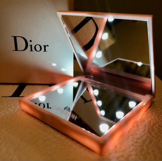 Dior зеркало с подсветкой