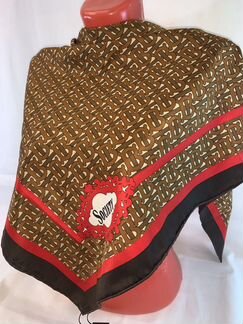 Стильный шёлковый платок Burberry, 90/90 новый