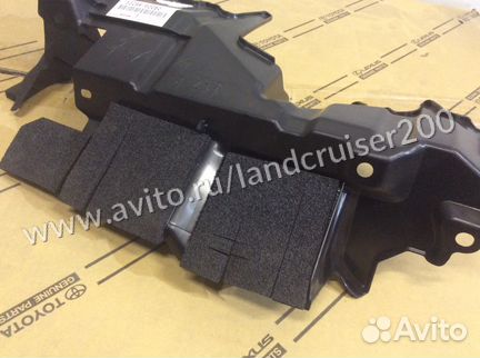 Дефлектор радиатора левый Land Cruiser 200