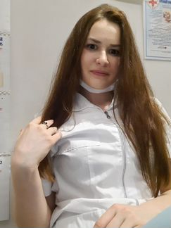 Медсестра или стоять на рецепшине в больнице