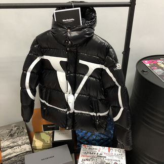 Пуховик Valentino x M*ncler