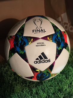 Футбольный мяч Adidas Лиги чемпионов Берлин 2015