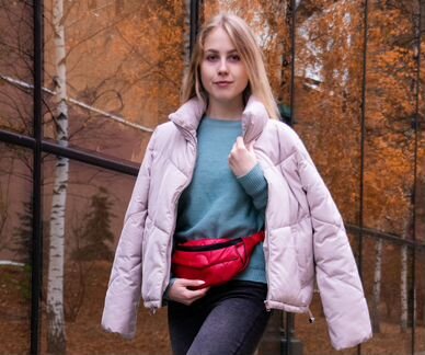 Поясная сумка красная с замком-магнитом