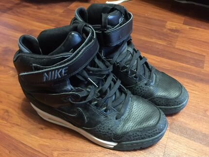 Кроссовки Nike air revolution