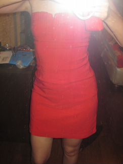 Красное платье