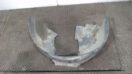 Подкрылок левый передний Volvo V70, 2004